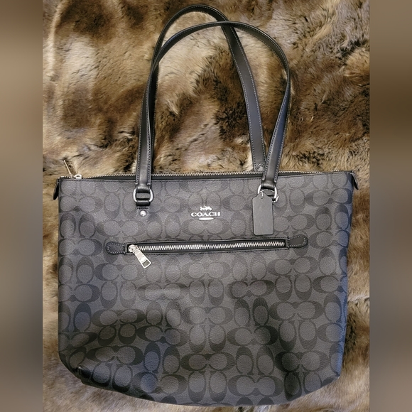 Coach Tote - Picture 1 of 8